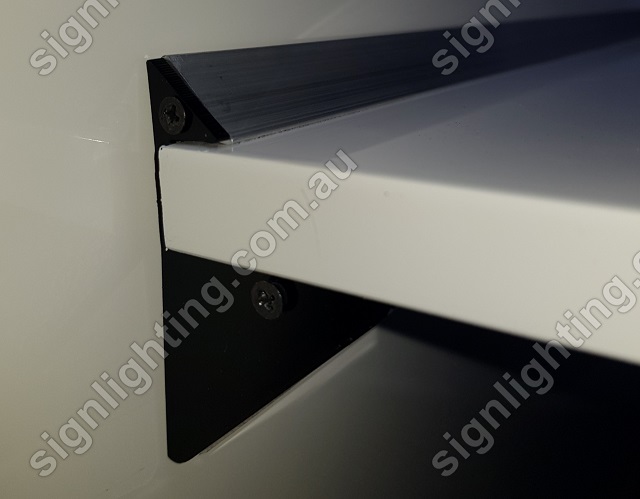 shopfitting extrusions for shelving